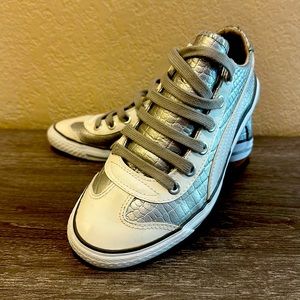 Puma Crocodile Silver/ White sneaker size US 6